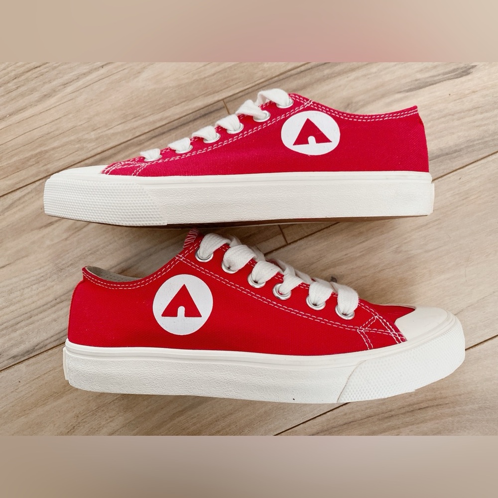90s style Airwalks